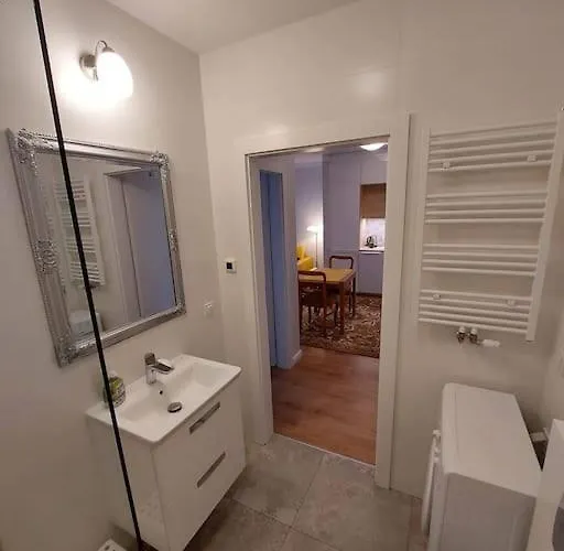 Live Like A Local Hanging Gardens